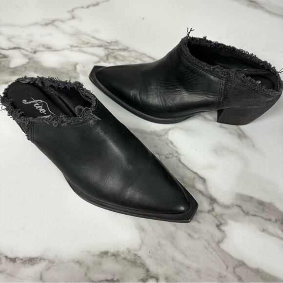 Free People Black Leather Fringe Pointed Cowgirl Slip On Mules Booties Size 36/6 - Picture 4 of 12